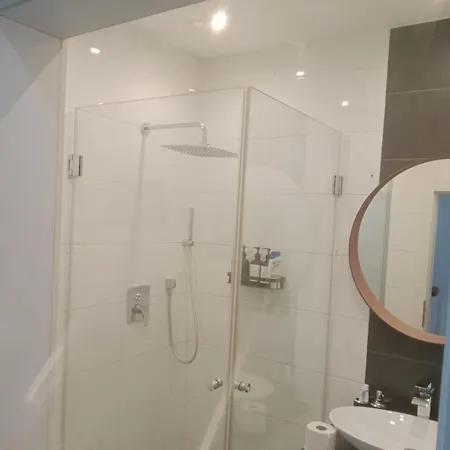 Home Apartment *